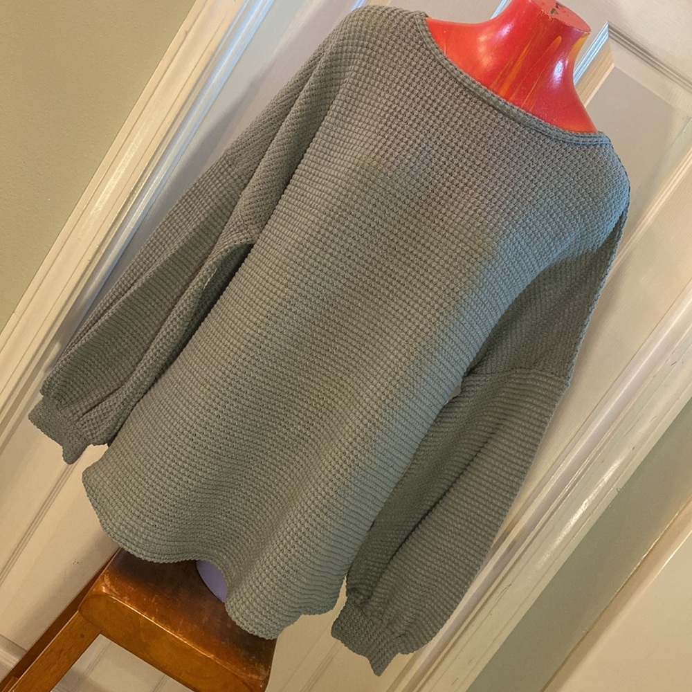 Cozy Green Crew Neck Sweater with Balloon Sleeves